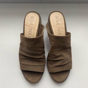 Sole Society Women’s Olive Mule Tesiana Sandal